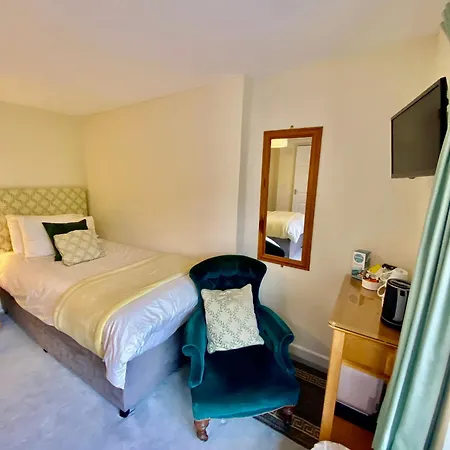 Bed & Breakfast Lynwood House 4*
