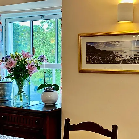 Lynwood House Bed & Breakfast
