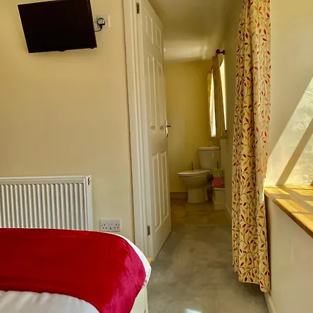 Bed & Breakfast Lynwood House 4*