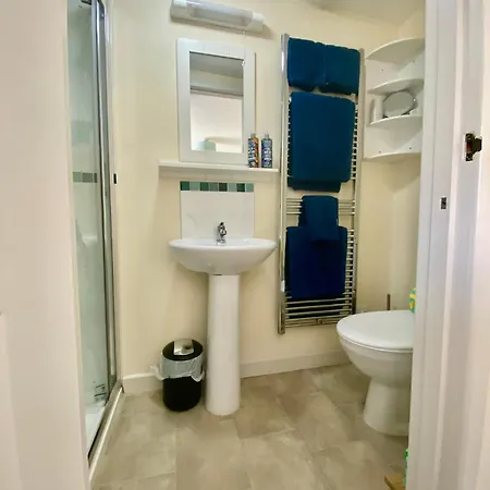Bed & Breakfast Lynwood House 4*